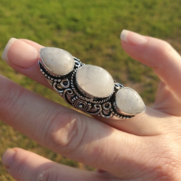 New Rainbow Moonstone 925 Silver Statement Ring. - Picture 10 of 12
